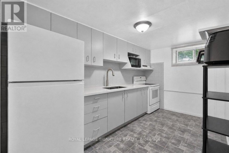 439 GINGER DOWNS, Mississauga (Mississauga Valleys), Ontario, L5A3A8