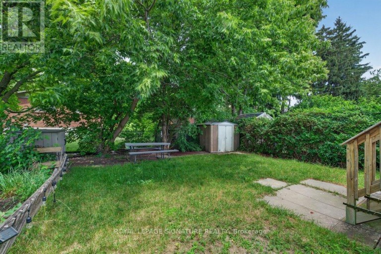 439 GINGER DOWNS, Mississauga (Mississauga Valleys), Ontario, L5A3A8