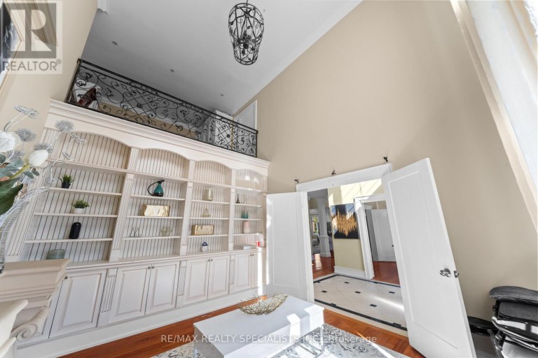 2489 OLINDA COURT, Mississauga (Erindale), Ontario, L5C4P5
