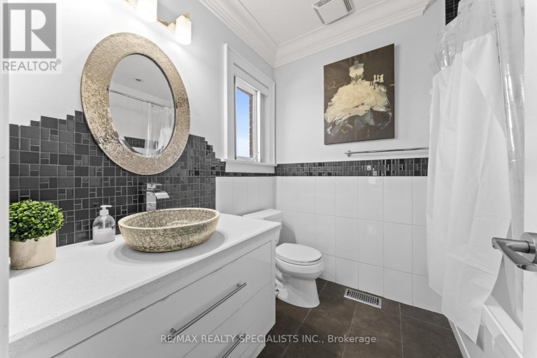 2489 OLINDA COURT, Mississauga (Erindale), Ontario, L5C4P5