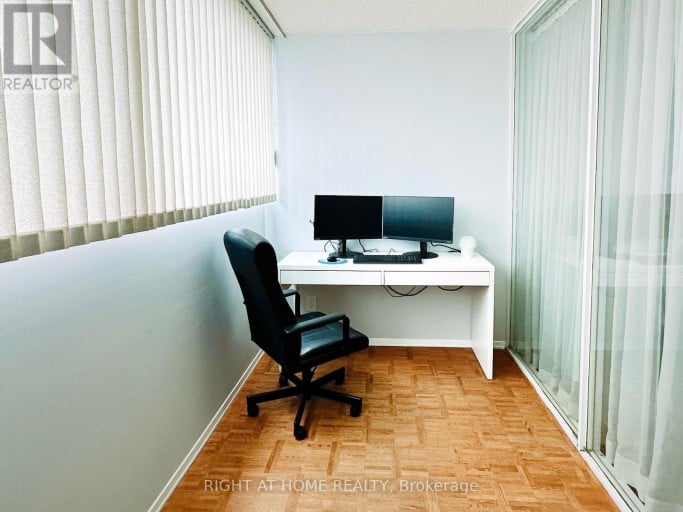 701 - 3700 KANEFF CRESCENT, Mississauga (Mississauga Valleys), Ontario, L5A4B8