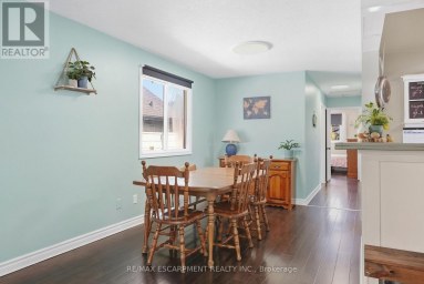 34 GRANTHAM AVENUE S St. Catharines (Port Weller) Ontario photo 14