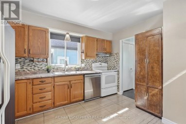 34 GRANTHAM AVENUE S St. Catharines (Port Weller) Ontario photo 18