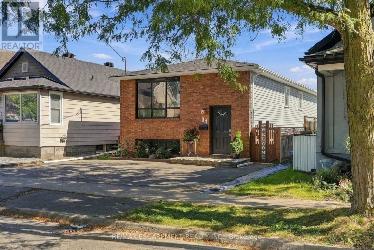 34 GRANTHAM AVENUE S, St. Catharines (Port Weller), Ontario, L2P3B4