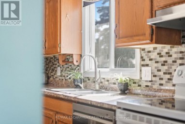 34 GRANTHAM AVENUE S St. Catharines (Port Weller) Ontario photo 22