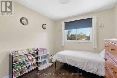 34 GRANTHAM AVENUE S St. Catharines (Port Weller) Ontario photo 28
