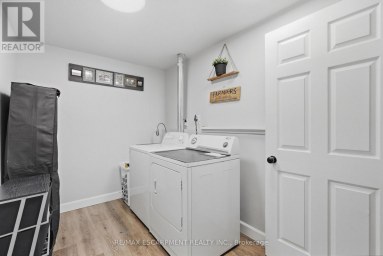 34 GRANTHAM AVENUE S St. Catharines (Port Weller) Ontario photo 35