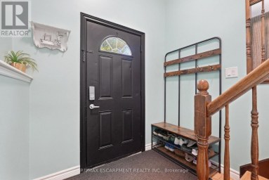 34 GRANTHAM AVENUE S St. Catharines (Port Weller) Ontario photo 4