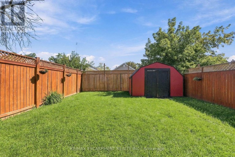 34 GRANTHAM AVENUE S, St. Catharines (Port Weller), Ontario, L2P3B4