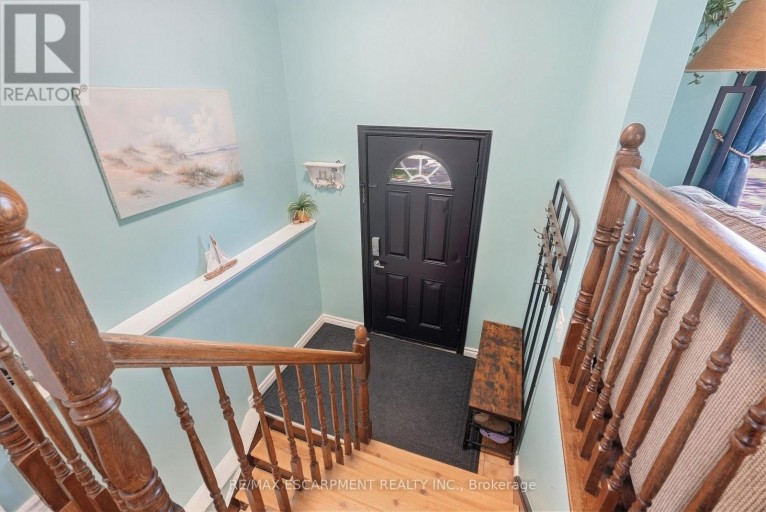 34 GRANTHAM AVENUE S, St. Catharines (Port Weller), Ontario, L2P3B4