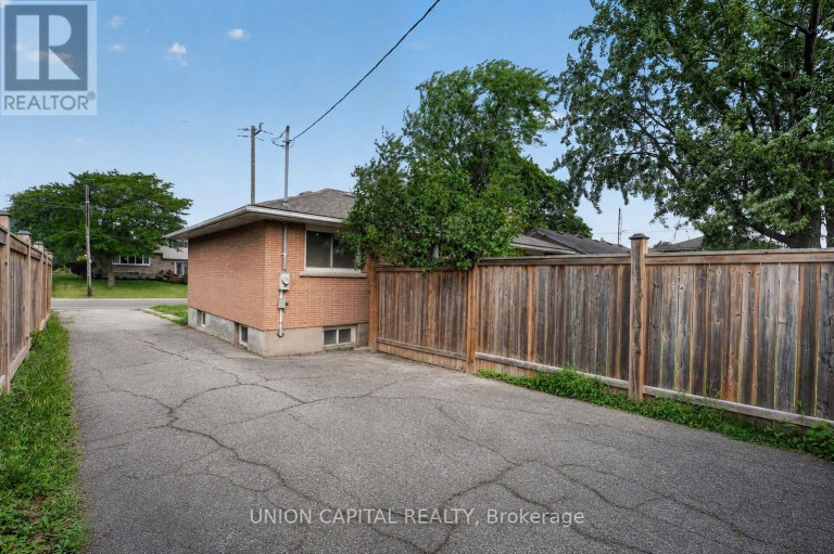 30 COLLIER ROAD N, Thorold (Thorold Downtown), Ontario, L2V2X1
