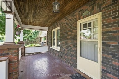100 BURK STREET Oshawa (Vanier) Ontario photo 4