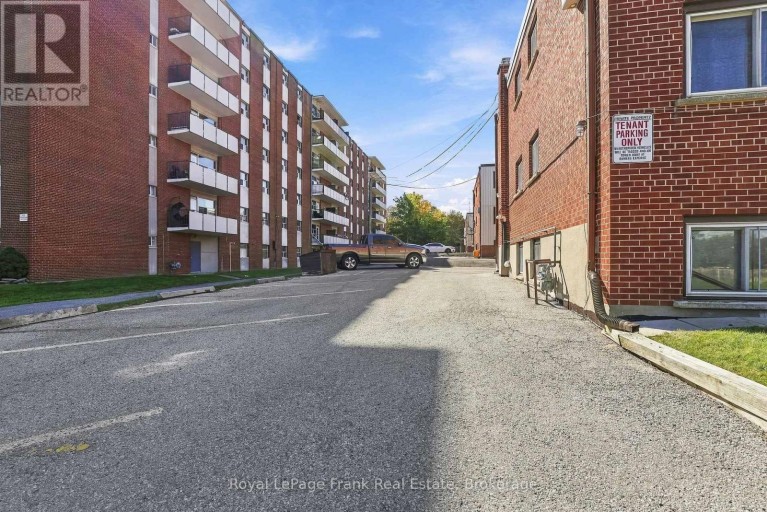 180 NIPIGON STREET, Oshawa (McLaughlin), Ontario, L1J4N5
