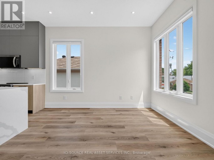 UNIT 2 - 28 NORCROSS ROAD, Toronto (Clanton Park), Ontario, M3H2R4