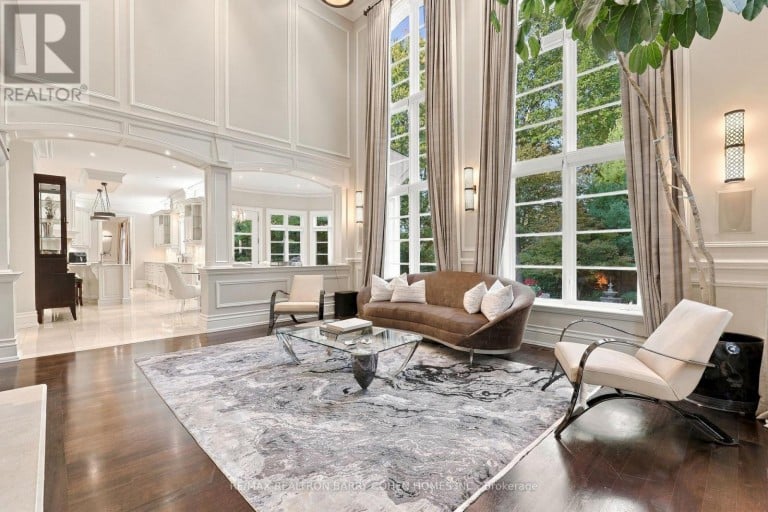 11 DOON ROAD, Toronto (Bridle Path-Sunnybrook-York Mills), Ontario, M2L1M1