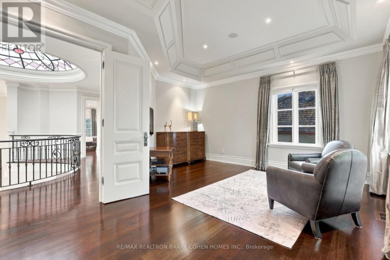 11 DOON ROAD, Toronto (Bridle Path-Sunnybrook-York Mills), Ontario, M2L1M1