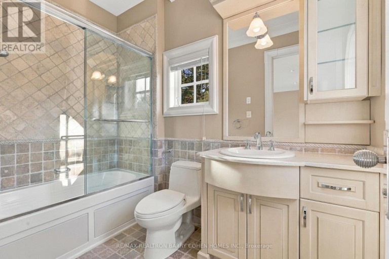 11 DOON ROAD, Toronto (Bridle Path-Sunnybrook-York Mills), Ontario, M2L1M1