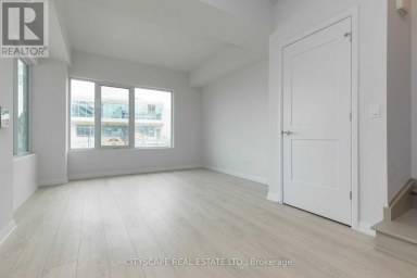 TH 01 - 1010 PORTAGE PARKWAY Vaughan (Concord) Ontario photo 1