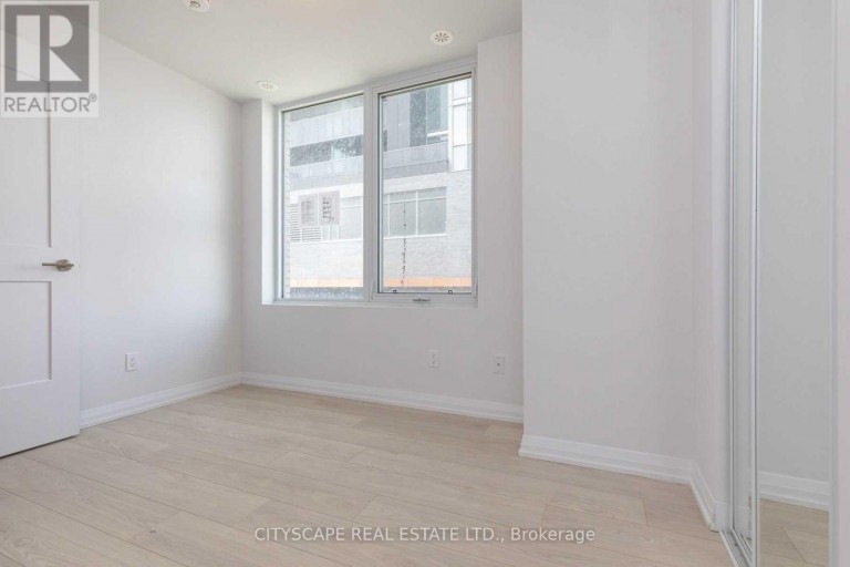 TH 01 - 1010 PORTAGE PARKWAY, Vaughan (Concord), Ontario, L4K0K3