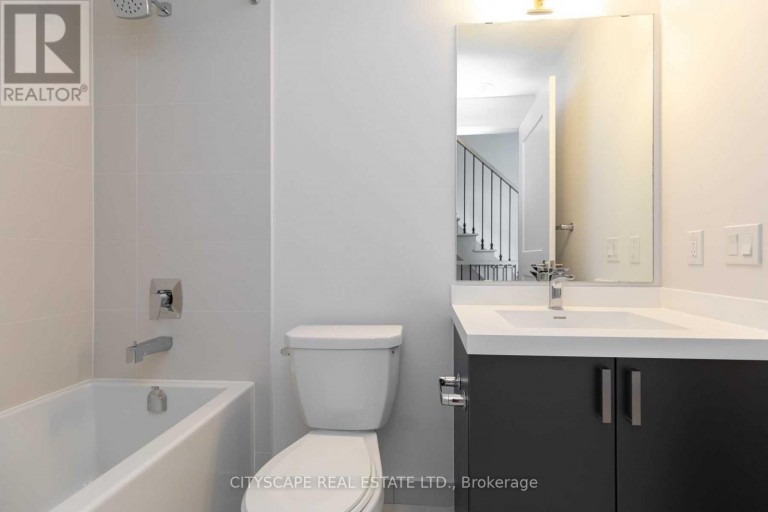 TH 01 - 1010 PORTAGE PARKWAY, Vaughan (Concord), Ontario, L4K0K3