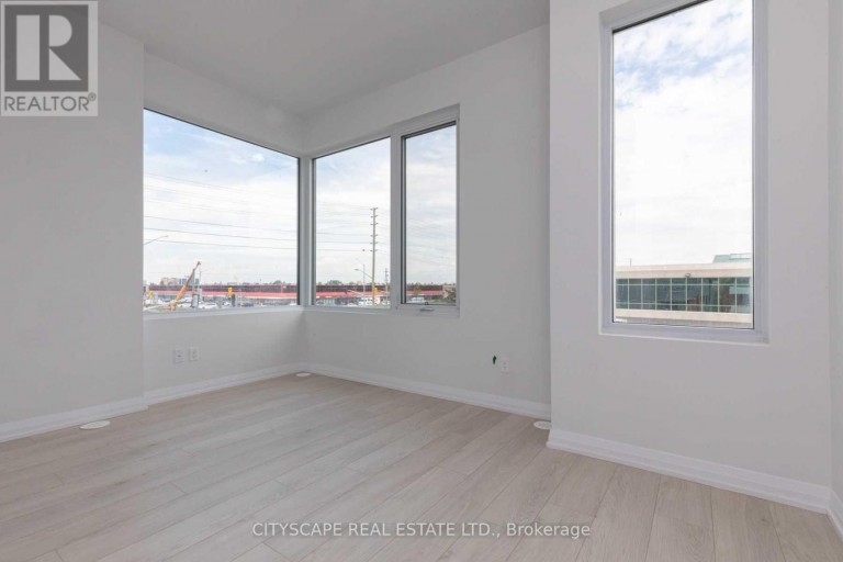 TH 01 - 1010 PORTAGE PARKWAY, Vaughan (Concord), Ontario, L4K0K3