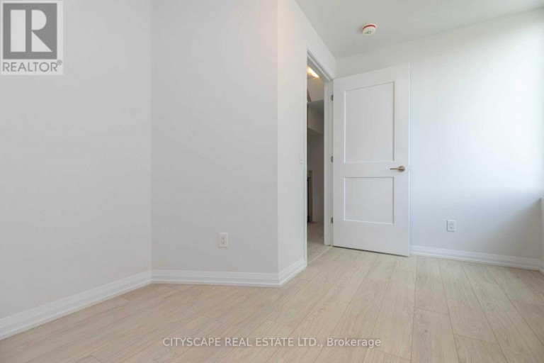 TH 01 - 1010 PORTAGE PARKWAY, Vaughan (Concord), Ontario, L4K0K3