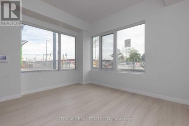 TH 01 - 1010 PORTAGE PARKWAY Vaughan (Concord) Ontario photo 3