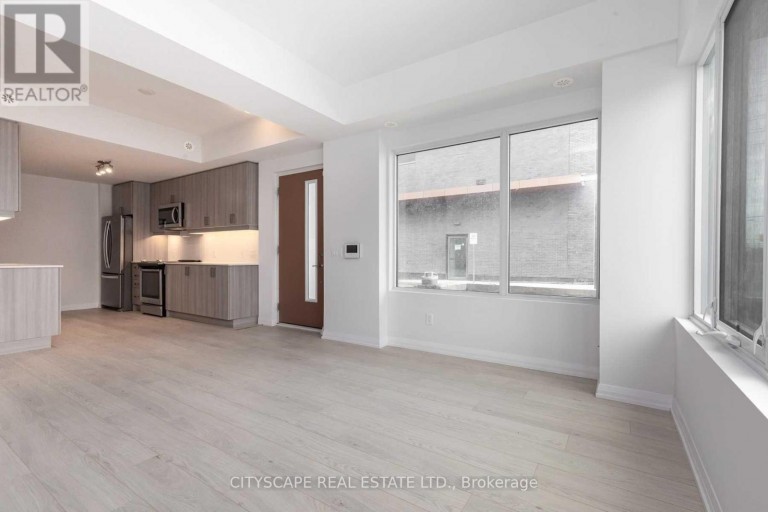 TH 01 - 1010 PORTAGE PARKWAY, Vaughan (Concord), Ontario, L4K0K3