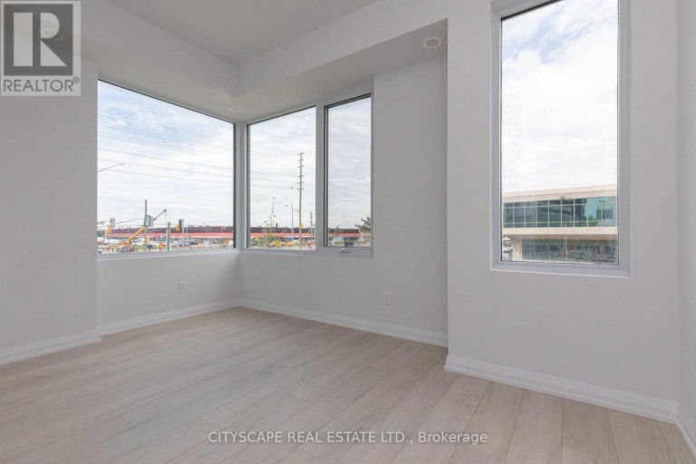 TH 01 - 1010 PORTAGE PARKWAY, Vaughan (Concord), Ontario, L4K0K3