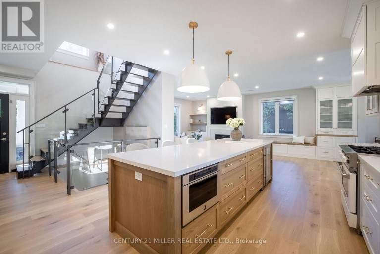 407 MAPLE GROVE DRIVE, Oakville (FD Ford), Ontario, L6J4V8