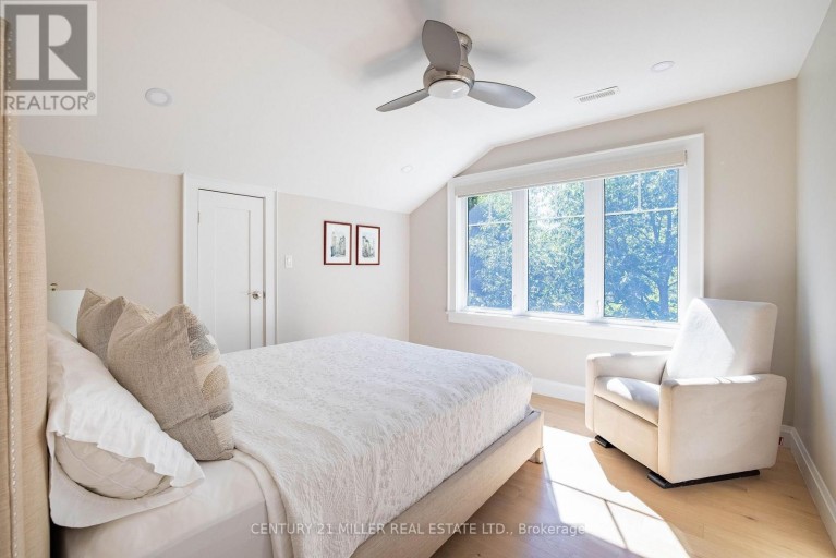 407 MAPLE GROVE DRIVE, Oakville (FD Ford), Ontario, L6J4V8