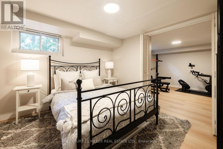 407 MAPLE GROVE DRIVE, Oakville (FD Ford), Ontario, L6J4V8