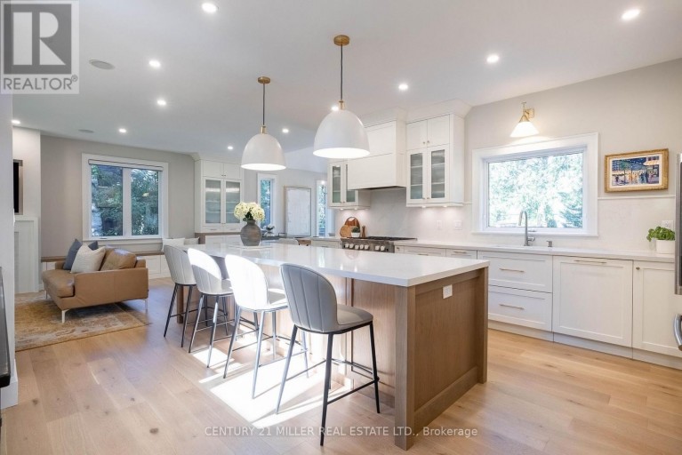 407 MAPLE GROVE DRIVE, Oakville (FD Ford), Ontario, L6J4V8