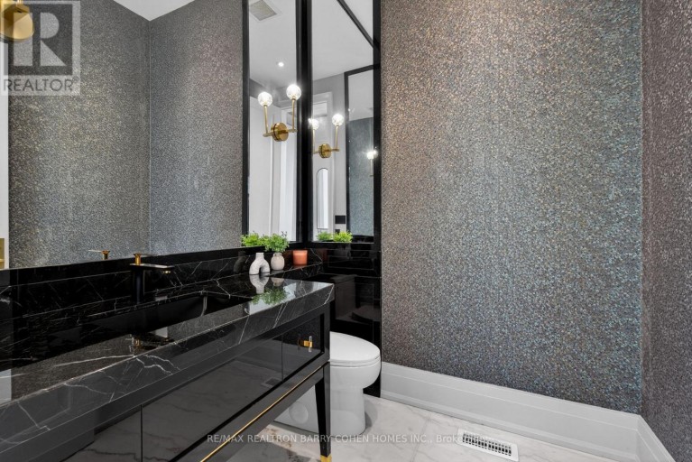 321 MORDEN ROAD, Oakville (WO West), Ontario, L6K2S6