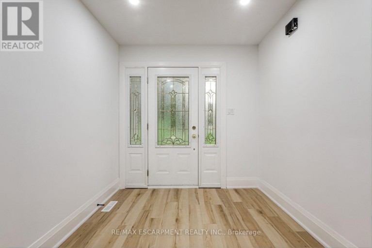 2104 MISSISSAUGA ROAD, Mississauga (Sheridan), Ontario, L5H2K6