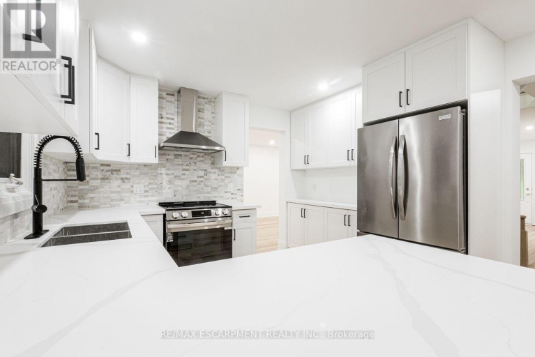 2104 MISSISSAUGA ROAD, Mississauga (Sheridan), Ontario, L5H2K6