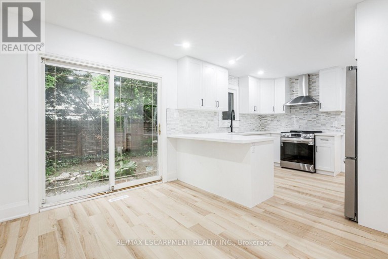 2104 MISSISSAUGA ROAD, Mississauga (Sheridan), Ontario, L5H2K6