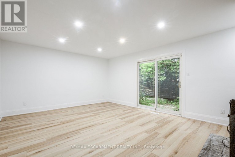 2104 MISSISSAUGA ROAD, Mississauga (Sheridan), Ontario, L5H2K6