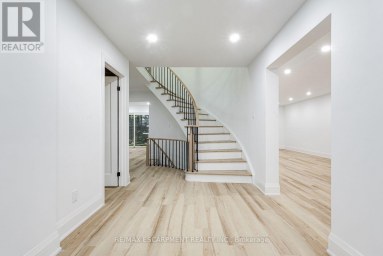 2104 MISSISSAUGA ROAD Mississauga (Sheridan) Ontario photo 2