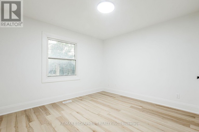 2104 MISSISSAUGA ROAD, Mississauga (Sheridan), Ontario, L5H2K6