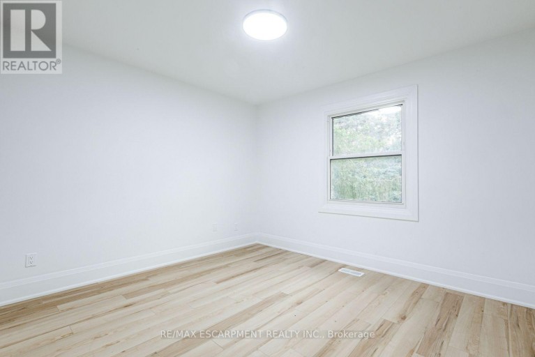 2104 MISSISSAUGA ROAD, Mississauga (Sheridan), Ontario, L5H2K6