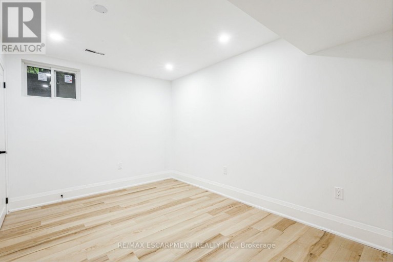 2104 MISSISSAUGA ROAD, Mississauga (Sheridan), Ontario, L5H2K6