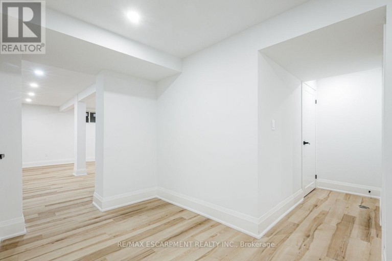 2104 MISSISSAUGA ROAD, Mississauga (Sheridan), Ontario, L5H2K6