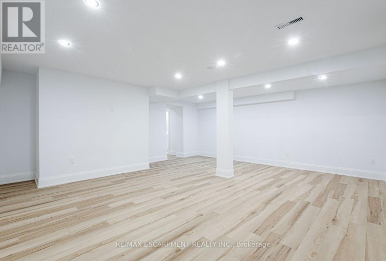 2104 MISSISSAUGA ROAD, Mississauga (Sheridan), Ontario, L5H2K6