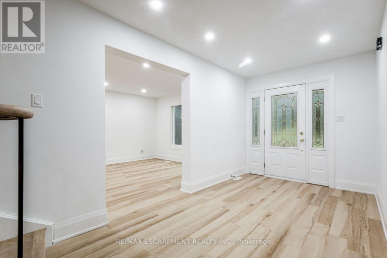 2104 MISSISSAUGA ROAD, Mississauga (Sheridan), Ontario, L5H2K6