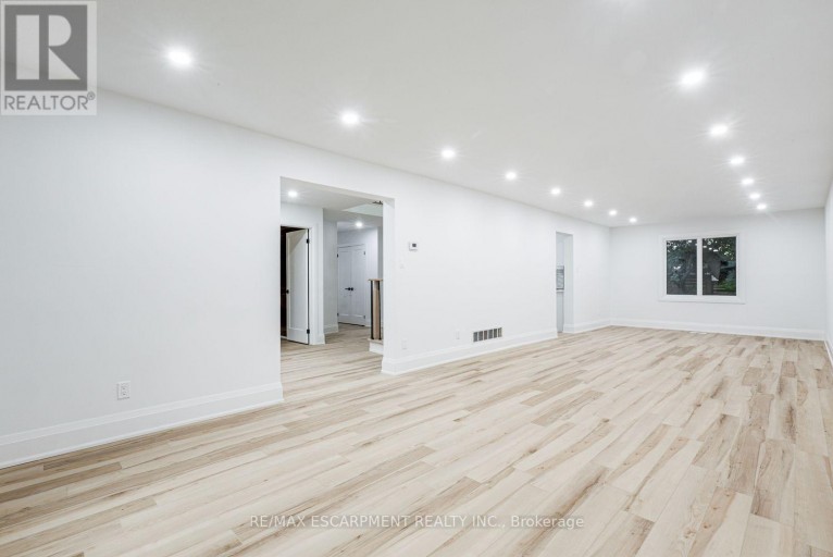 2104 MISSISSAUGA ROAD, Mississauga (Sheridan), Ontario, L5H2K6