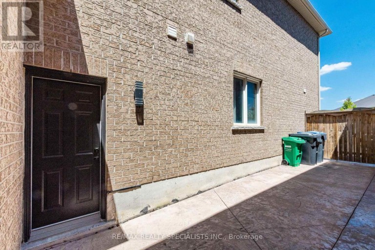 49 MAISONNEUVE BOULEVARD, Brampton (Vales of Castlemore North), Ontario, L6P1Y7