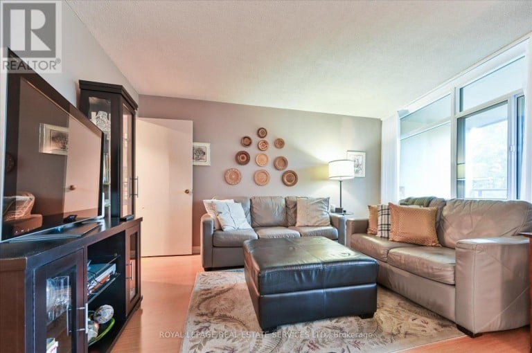 301 - 3100 KIRWIN AVENUE, Mississauga (Cooksville), Ontario, L5A3S6