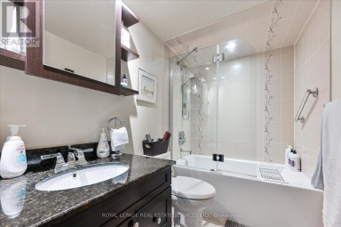 301 - 3100 KIRWIN AVENUE Mississauga (Cooksville) Ontario photo 28