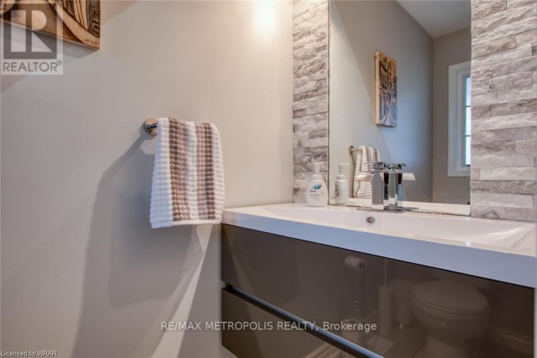 UPPER - 1369 OLD ZELLER DRIVE, Kitchener, Ontario, N2A0C6
